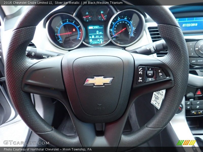 Silver Ice Metallic / Jet Black/Medium Titanium 2016 Chevrolet Cruze Limited LS