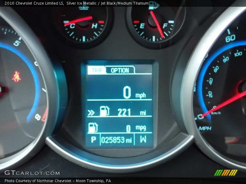 Silver Ice Metallic / Jet Black/Medium Titanium 2016 Chevrolet Cruze Limited LS