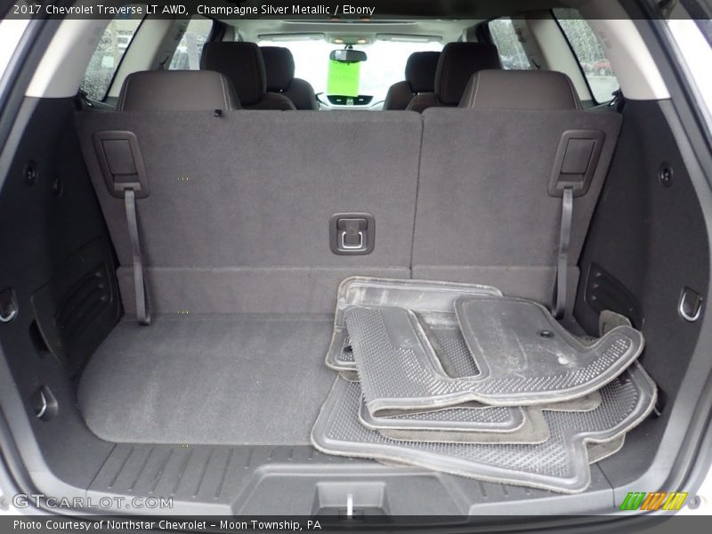Champagne Silver Metallic / Ebony 2017 Chevrolet Traverse LT AWD
