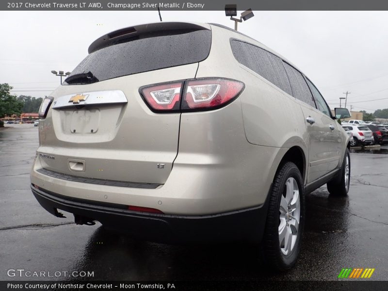 Champagne Silver Metallic / Ebony 2017 Chevrolet Traverse LT AWD