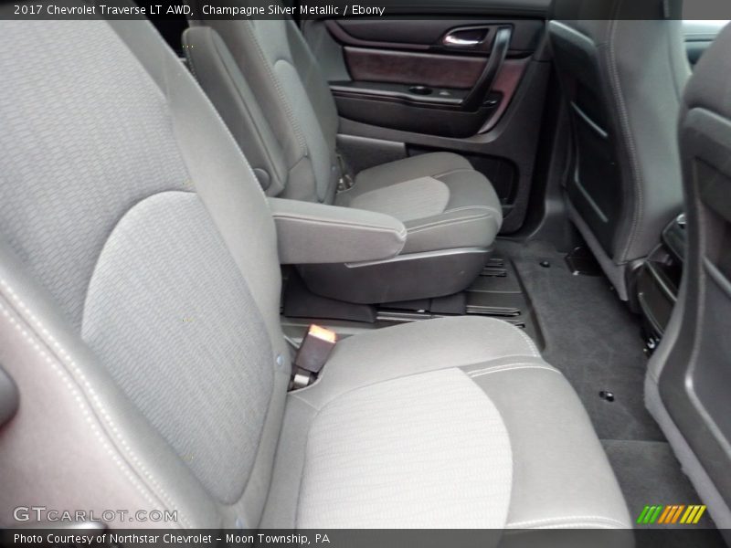 Champagne Silver Metallic / Ebony 2017 Chevrolet Traverse LT AWD