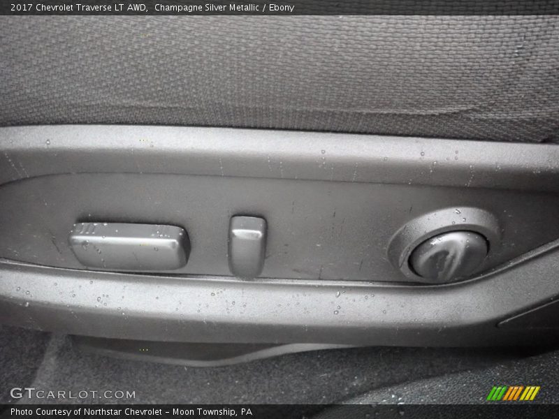 Champagne Silver Metallic / Ebony 2017 Chevrolet Traverse LT AWD