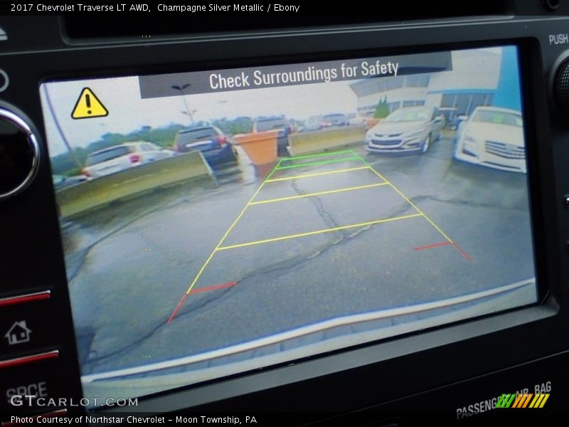 Champagne Silver Metallic / Ebony 2017 Chevrolet Traverse LT AWD