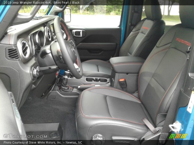 Front Seat of 2019 Wrangler Rubicon 4x4