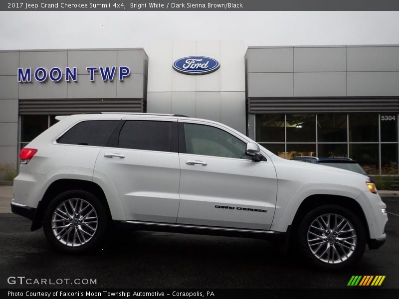 Bright White / Dark Sienna Brown/Black 2017 Jeep Grand Cherokee Summit 4x4