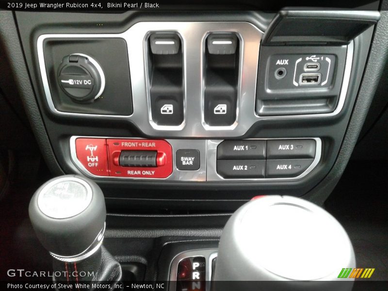Controls of 2019 Wrangler Rubicon 4x4