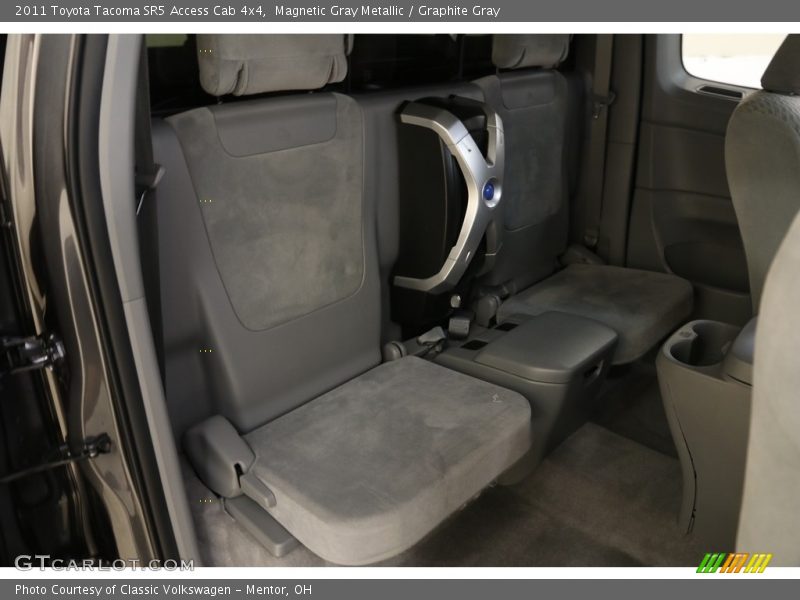 Magnetic Gray Metallic / Graphite Gray 2011 Toyota Tacoma SR5 Access Cab 4x4