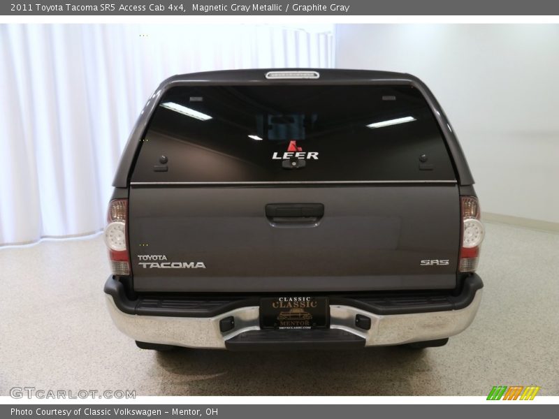 Magnetic Gray Metallic / Graphite Gray 2011 Toyota Tacoma SR5 Access Cab 4x4