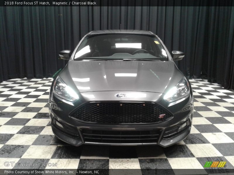 Magnetic / Charcoal Black 2018 Ford Focus ST Hatch