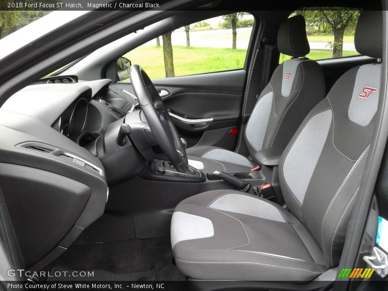 Magnetic / Charcoal Black 2018 Ford Focus ST Hatch