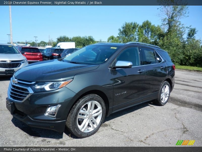 Front 3/4 View of 2019 Equinox Premier