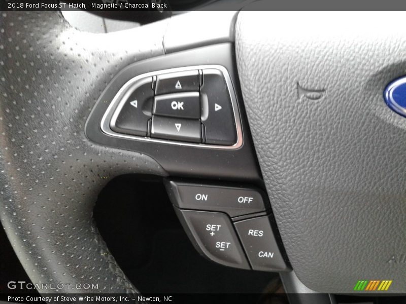 Magnetic / Charcoal Black 2018 Ford Focus ST Hatch