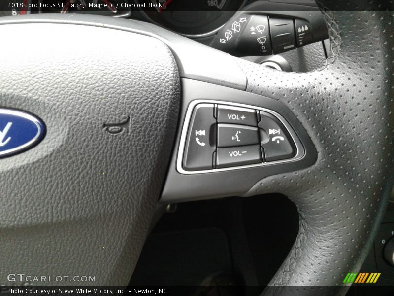 Magnetic / Charcoal Black 2018 Ford Focus ST Hatch