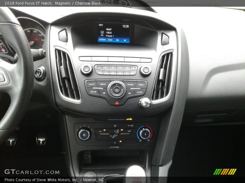 Magnetic / Charcoal Black 2018 Ford Focus ST Hatch