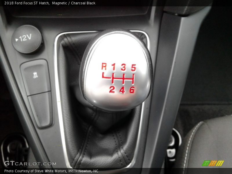 Magnetic / Charcoal Black 2018 Ford Focus ST Hatch