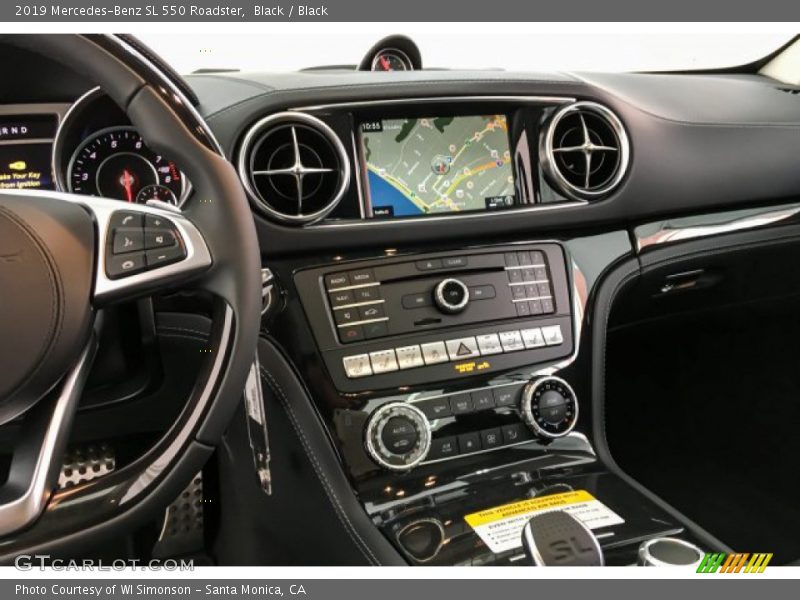 Controls of 2019 SL 550 Roadster