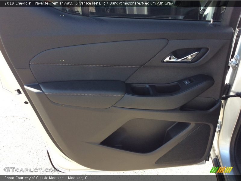 Silver Ice Metallic / Dark Atmosphere/Medium Ash Gray 2019 Chevrolet Traverse Premier AWD