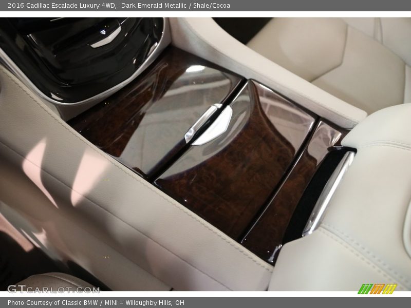 Dark Emerald Metallic / Shale/Cocoa 2016 Cadillac Escalade Luxury 4WD