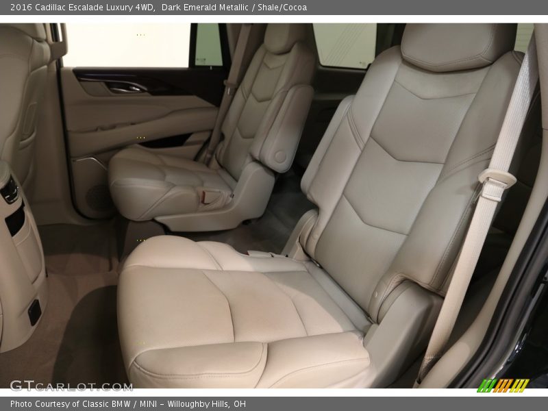 Dark Emerald Metallic / Shale/Cocoa 2016 Cadillac Escalade Luxury 4WD