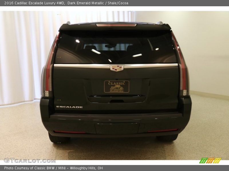 Dark Emerald Metallic / Shale/Cocoa 2016 Cadillac Escalade Luxury 4WD