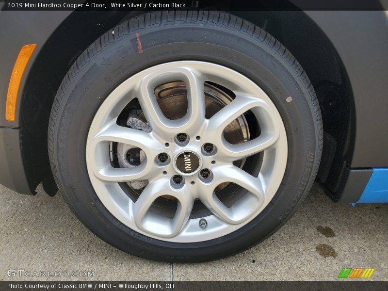 White Silver / Carbon Black 2019 Mini Hardtop Cooper 4 Door
