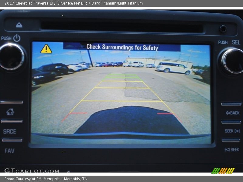 Silver Ice Metallic / Dark Titanium/Light Titanium 2017 Chevrolet Traverse LT