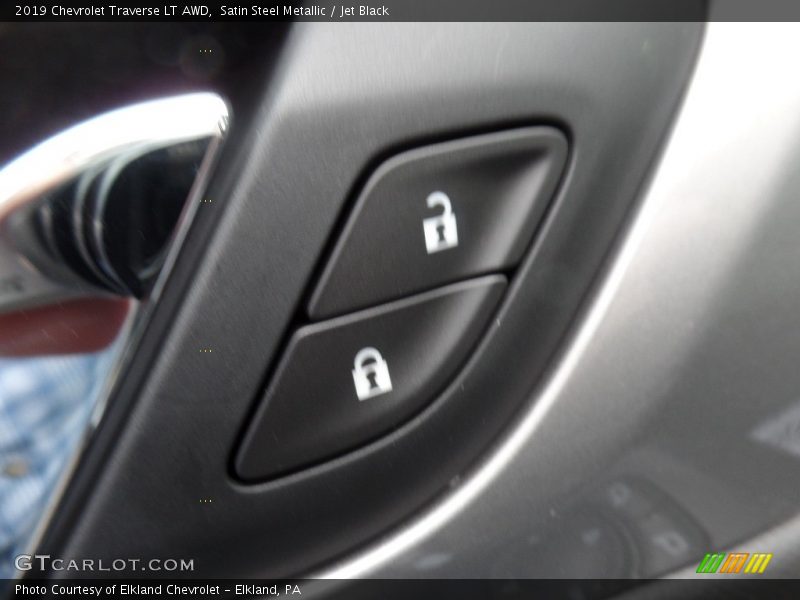 Satin Steel Metallic / Jet Black 2019 Chevrolet Traverse LT AWD