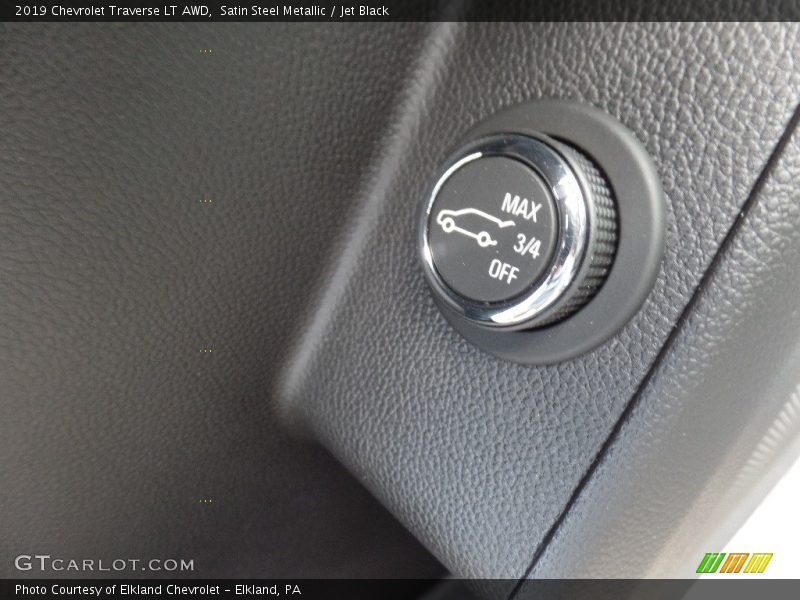 Satin Steel Metallic / Jet Black 2019 Chevrolet Traverse LT AWD