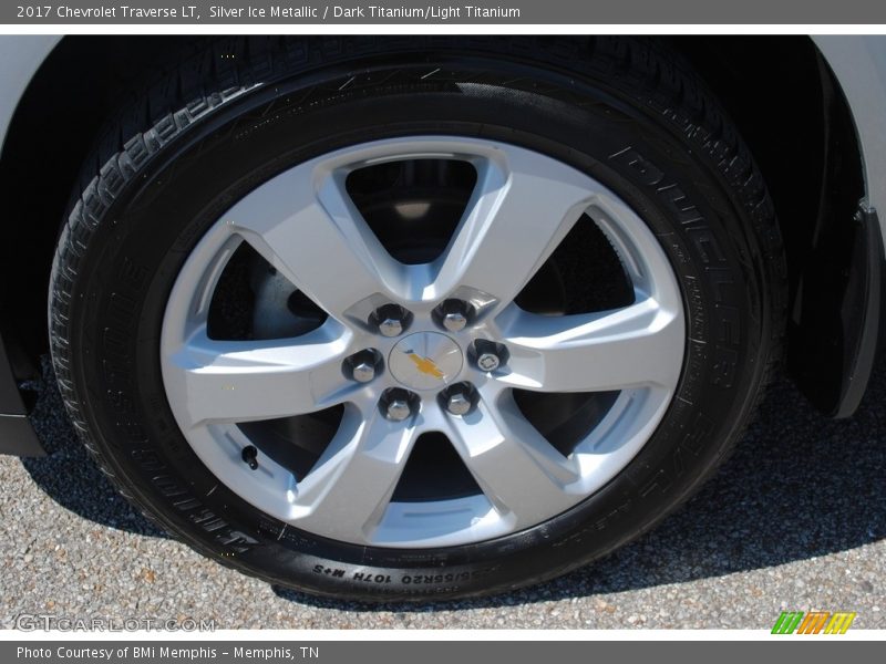 Silver Ice Metallic / Dark Titanium/Light Titanium 2017 Chevrolet Traverse LT