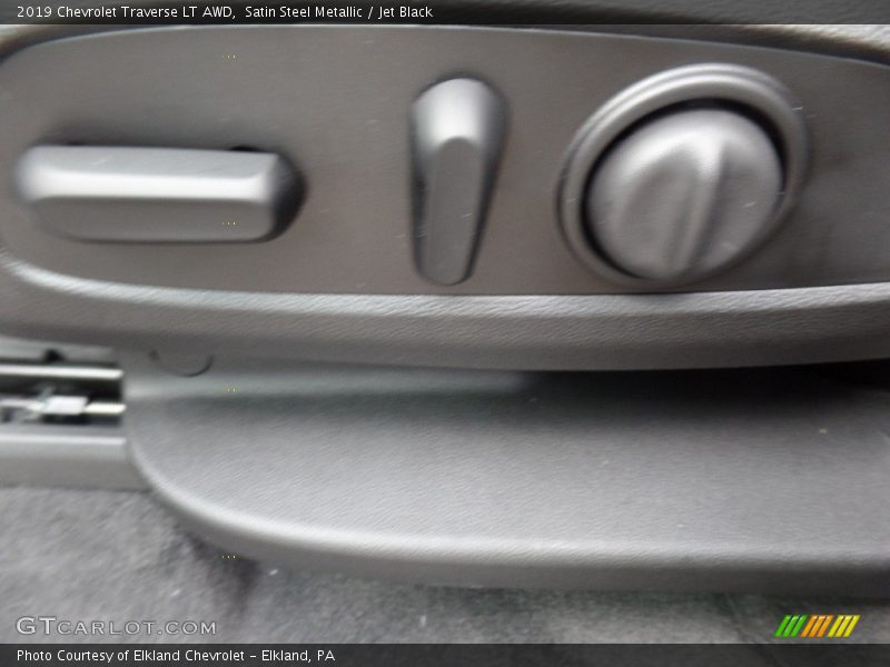 Satin Steel Metallic / Jet Black 2019 Chevrolet Traverse LT AWD