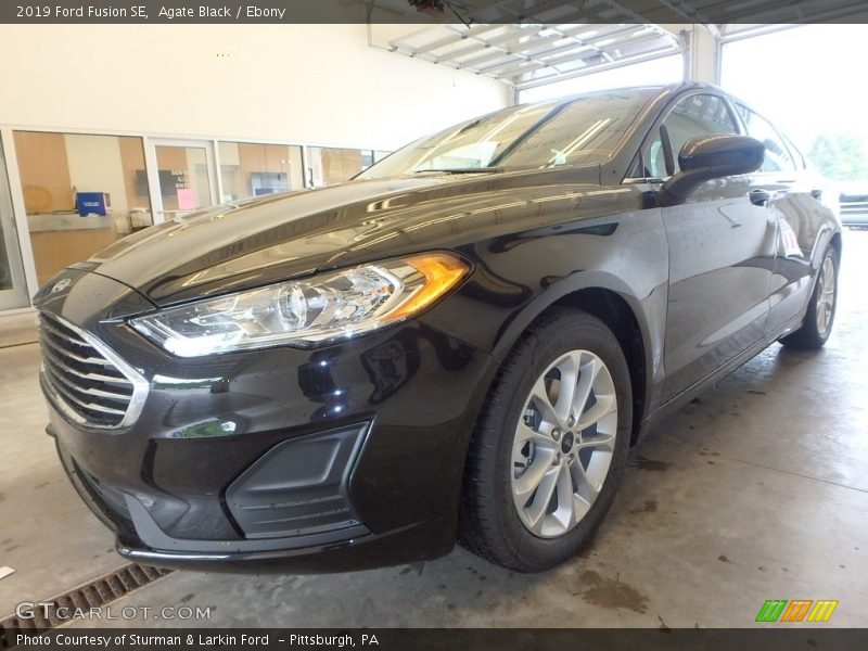 Agate Black / Ebony 2019 Ford Fusion SE