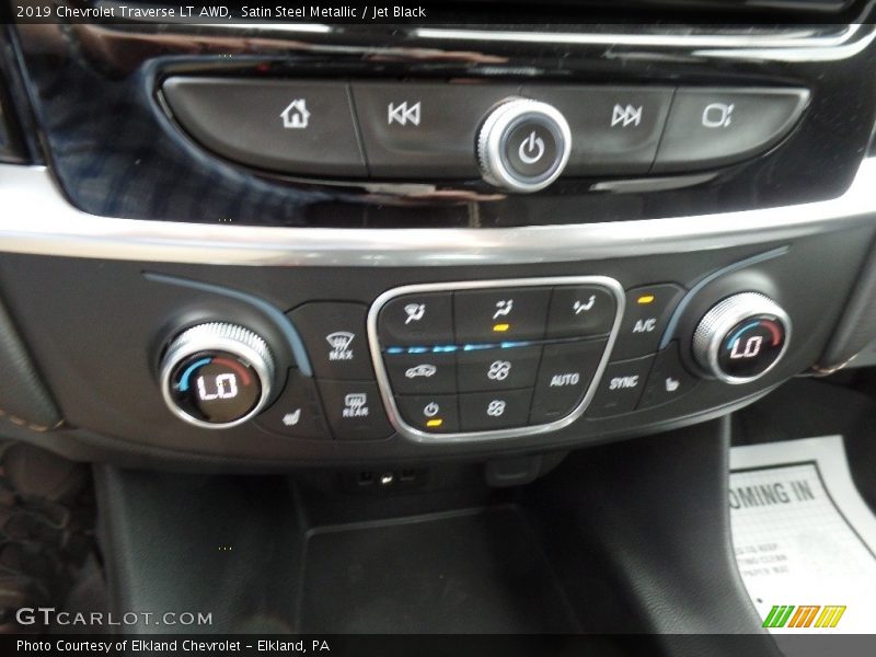 Satin Steel Metallic / Jet Black 2019 Chevrolet Traverse LT AWD