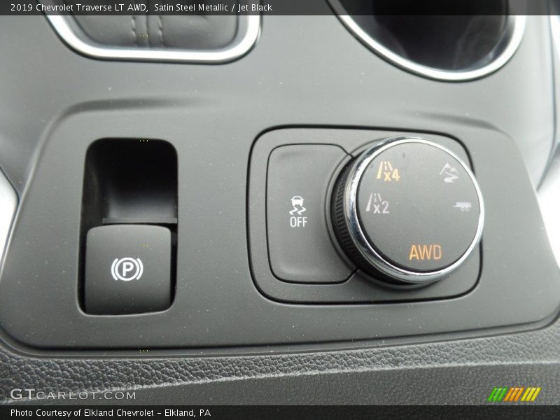 Satin Steel Metallic / Jet Black 2019 Chevrolet Traverse LT AWD
