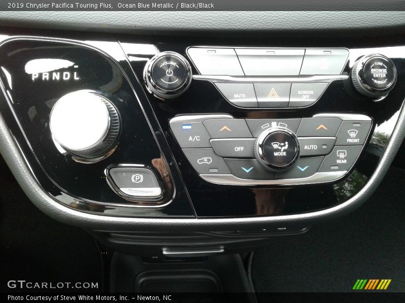 Ocean Blue Metallic / Black/Black 2019 Chrysler Pacifica Touring Plus