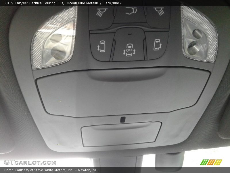 Ocean Blue Metallic / Black/Black 2019 Chrysler Pacifica Touring Plus