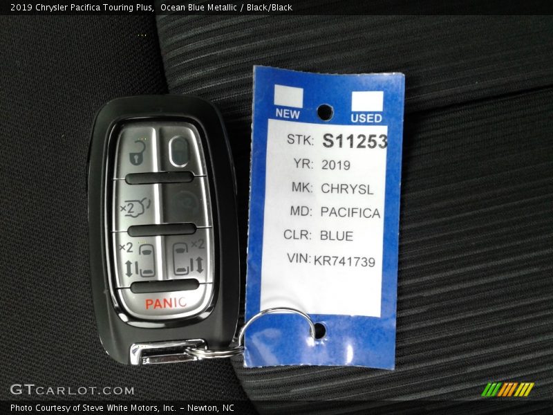 Ocean Blue Metallic / Black/Black 2019 Chrysler Pacifica Touring Plus