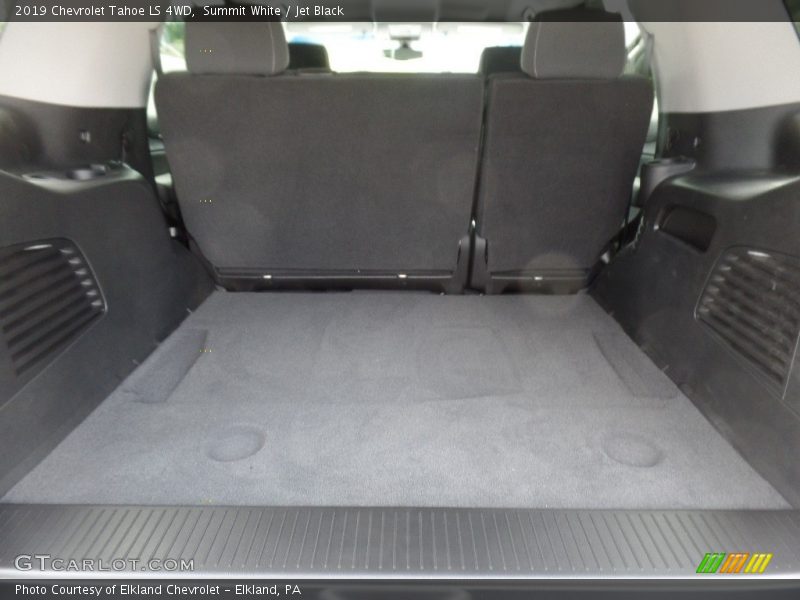 Summit White / Jet Black 2019 Chevrolet Tahoe LS 4WD