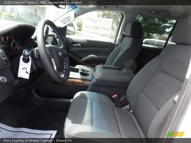Summit White / Jet Black 2019 Chevrolet Tahoe LS 4WD