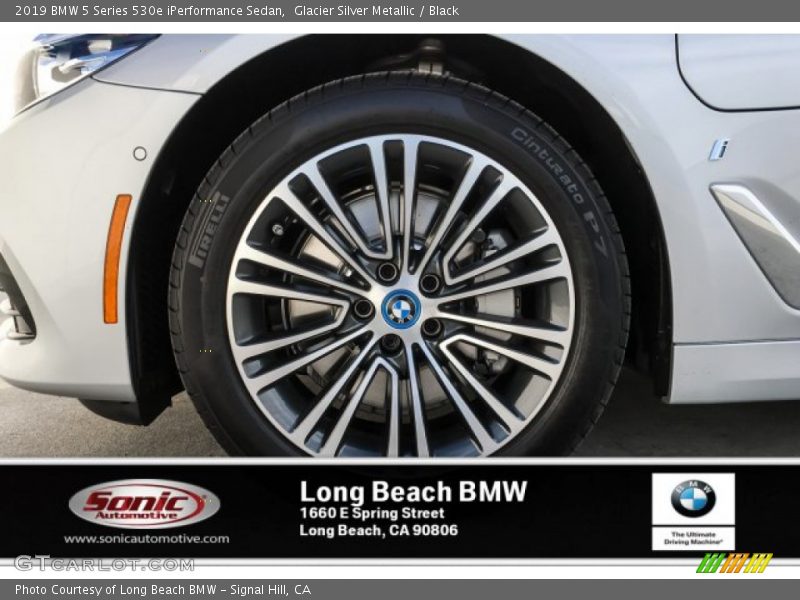 Glacier Silver Metallic / Black 2019 BMW 5 Series 530e iPerformance Sedan