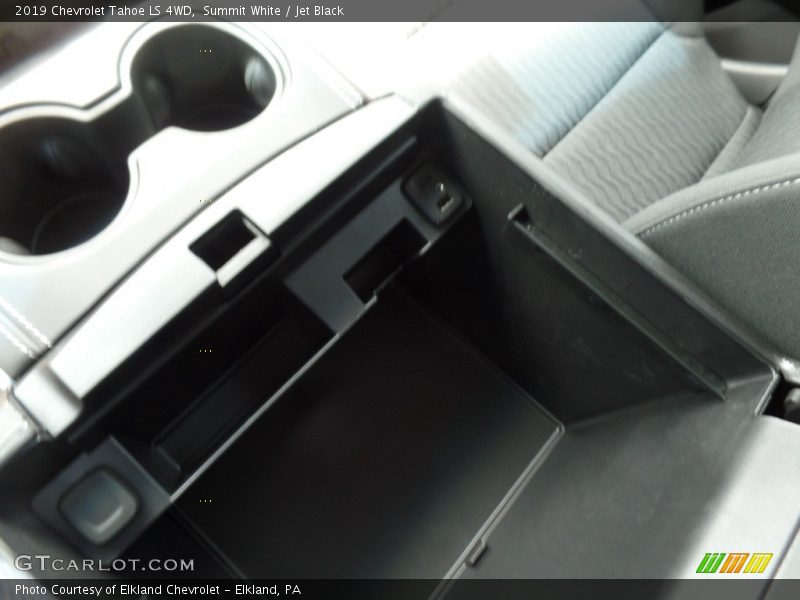 Summit White / Jet Black 2019 Chevrolet Tahoe LS 4WD
