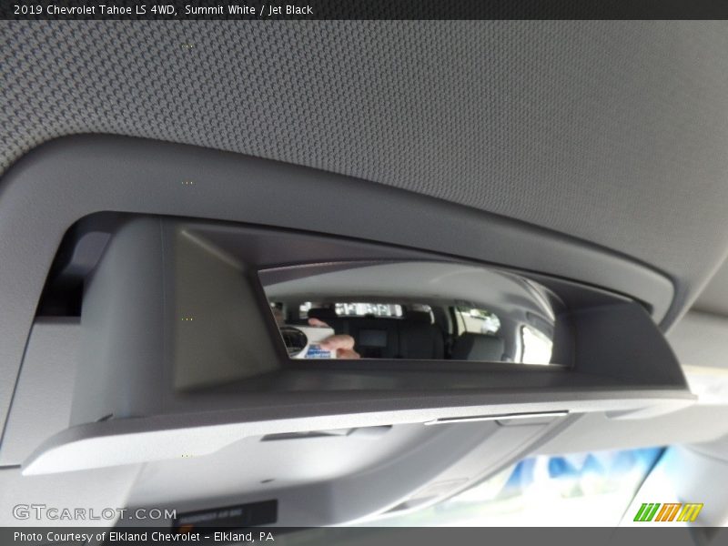 Summit White / Jet Black 2019 Chevrolet Tahoe LS 4WD