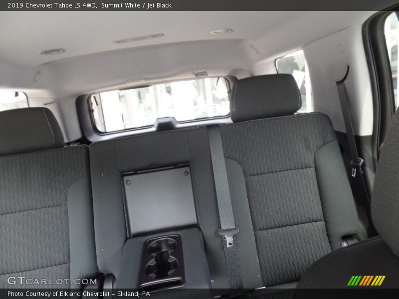 Summit White / Jet Black 2019 Chevrolet Tahoe LS 4WD