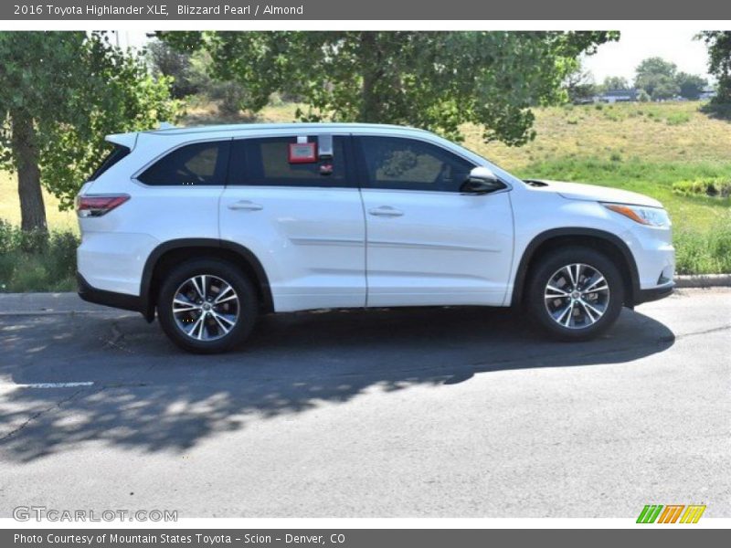 Blizzard Pearl / Almond 2016 Toyota Highlander XLE