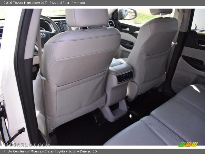 Blizzard Pearl / Almond 2016 Toyota Highlander XLE