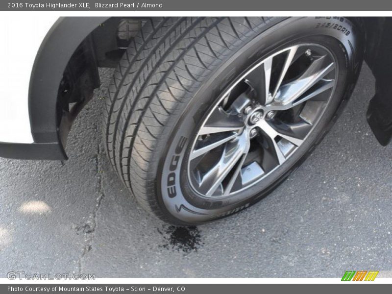 Blizzard Pearl / Almond 2016 Toyota Highlander XLE