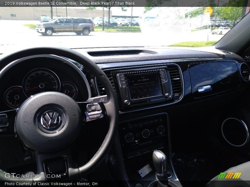 Dashboard of 2019 Beetle SE Convertible