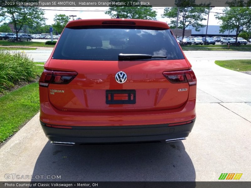 Habanero Orange Metallic / Titan Black 2019 Volkswagen Tiguan SE 4MOTION