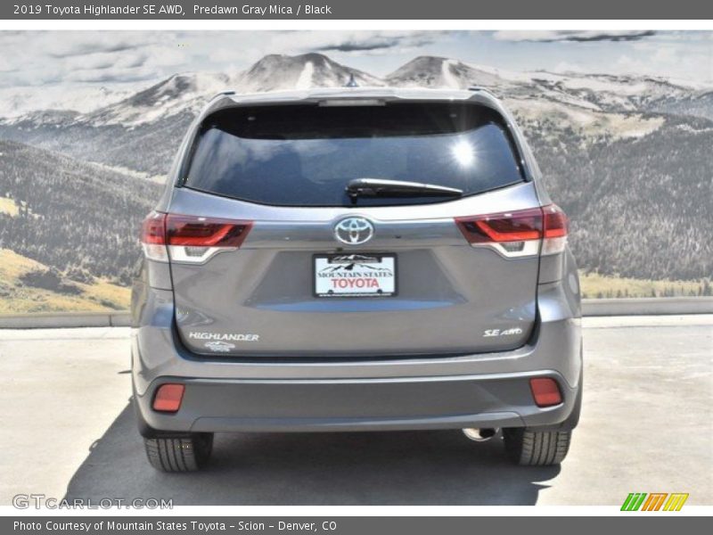 Predawn Gray Mica / Black 2019 Toyota Highlander SE AWD