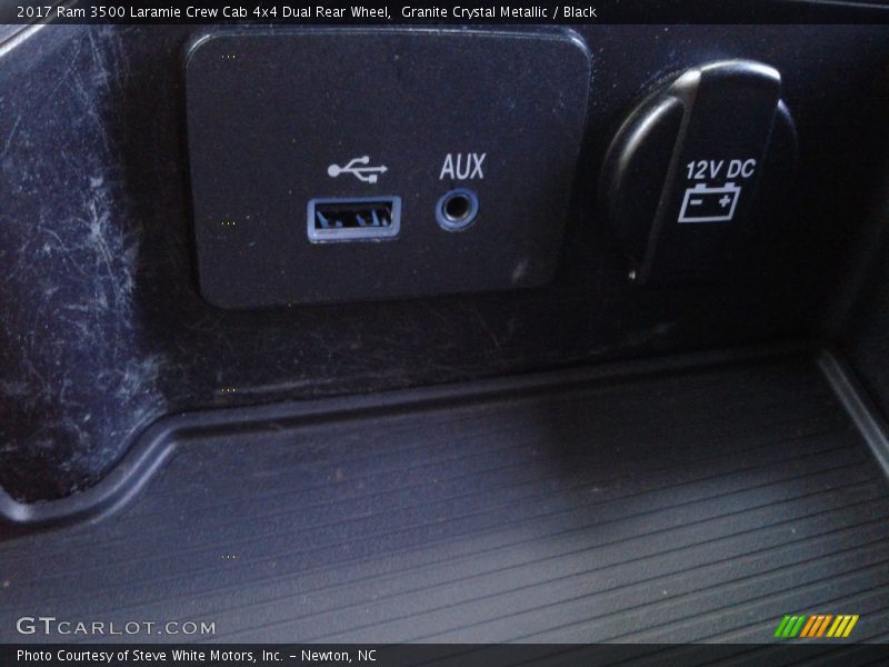 Granite Crystal Metallic / Black 2017 Ram 3500 Laramie Crew Cab 4x4 Dual Rear Wheel