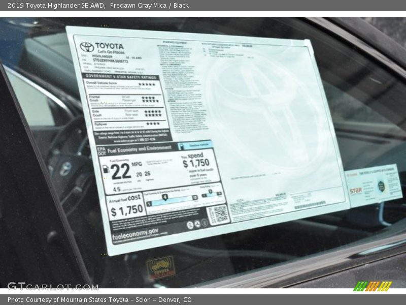 Predawn Gray Mica / Black 2019 Toyota Highlander SE AWD